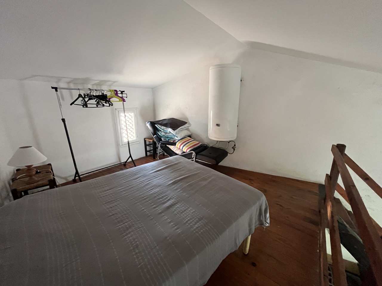 La mezzanine avec un lit double
